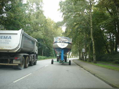 Snigelhus kommt aus dem Wasser