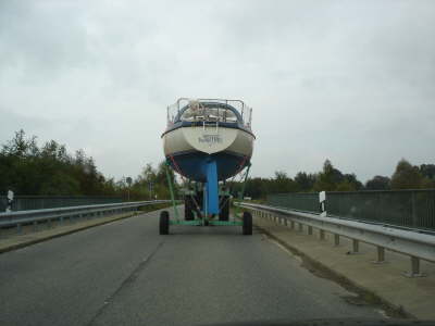 Snigelhus kommt aus dem Wasser